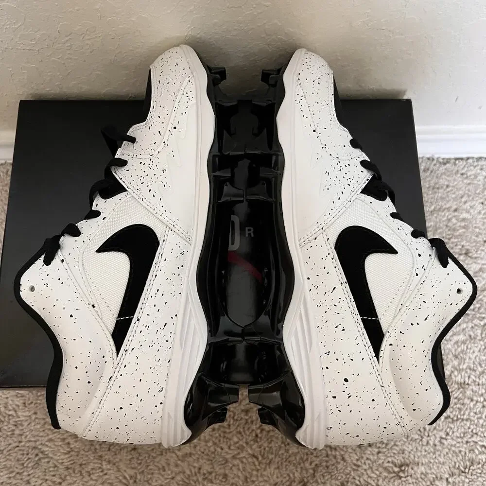 Jordan Stadium 90 Low TD White Black Football Cleats HQ0210-100 Size 10.5 New